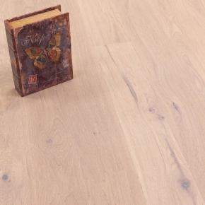 Паркетная доска PolarWood ДУБ АРТИСТ БЕЛЫЙ МАСЛО 14x138x1800 2V 1П (2,0 м2) в интерьере